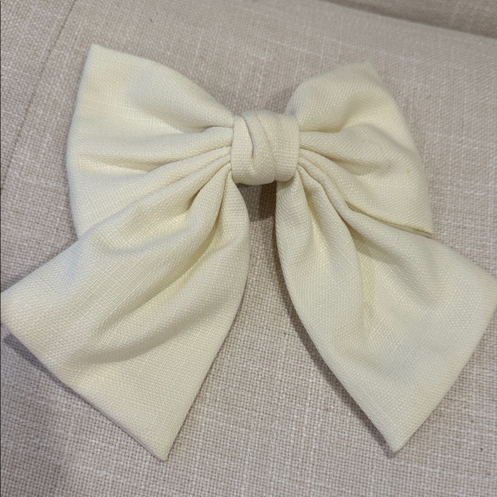 Elegant Cream Bow for hair